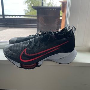 Nike tempo size 10